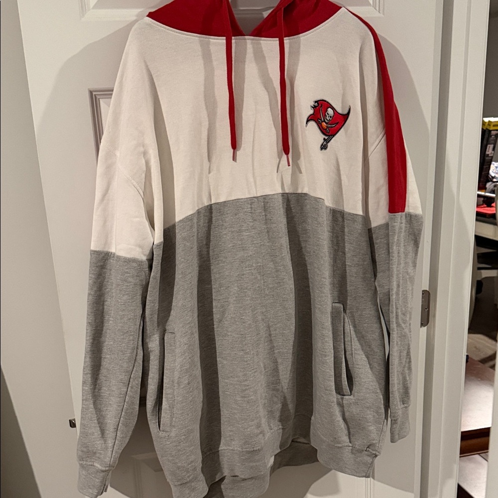 Men's Tampa Bay Buccaneers Fanatics NFL Gray and Red Logo Hoodie Sweatshirt 3XLT